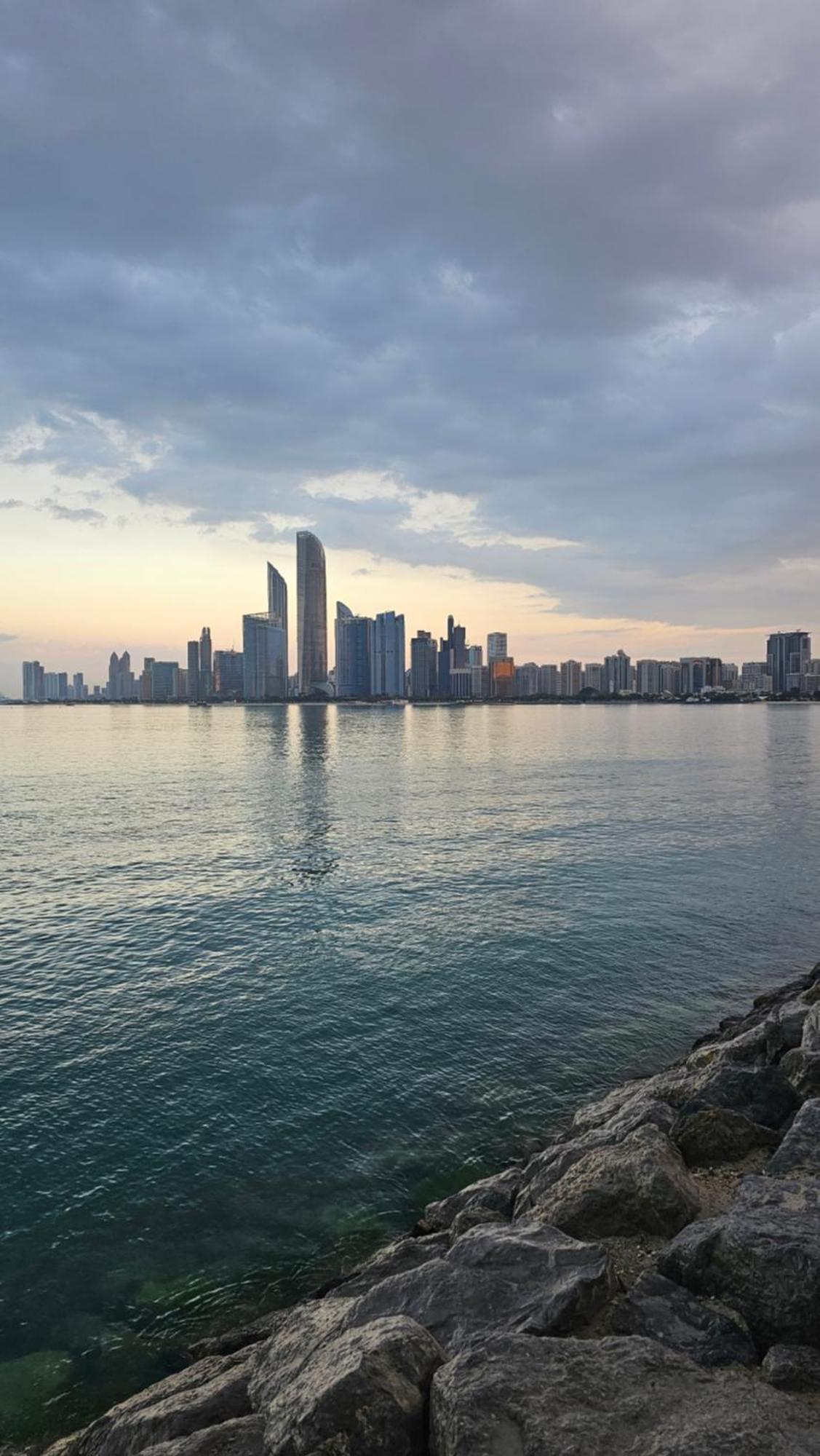 Luxury In Al Reem Island Abudhabi Julphar Tower Next To Al Reem Mall And Galleria Mall And The Apartment