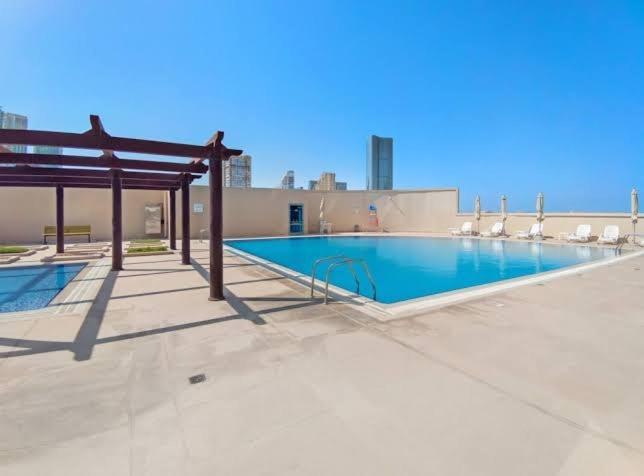 Luxury In Al Reem Island Abudhabi Julphar Tower Next To Al Reem Mall And Galleria Mall And The