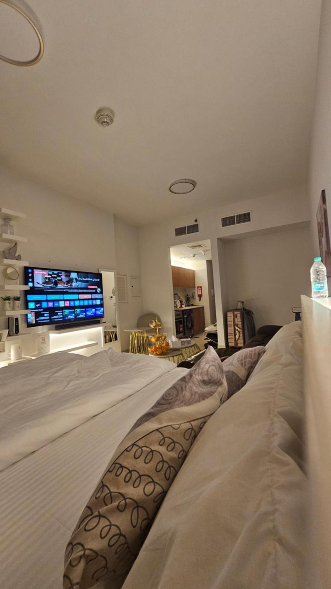 Luxury In Al Reem Island Abudhabi Julphar Tower Next To Al Reem Mall And Galleria Mall And The Apartment *